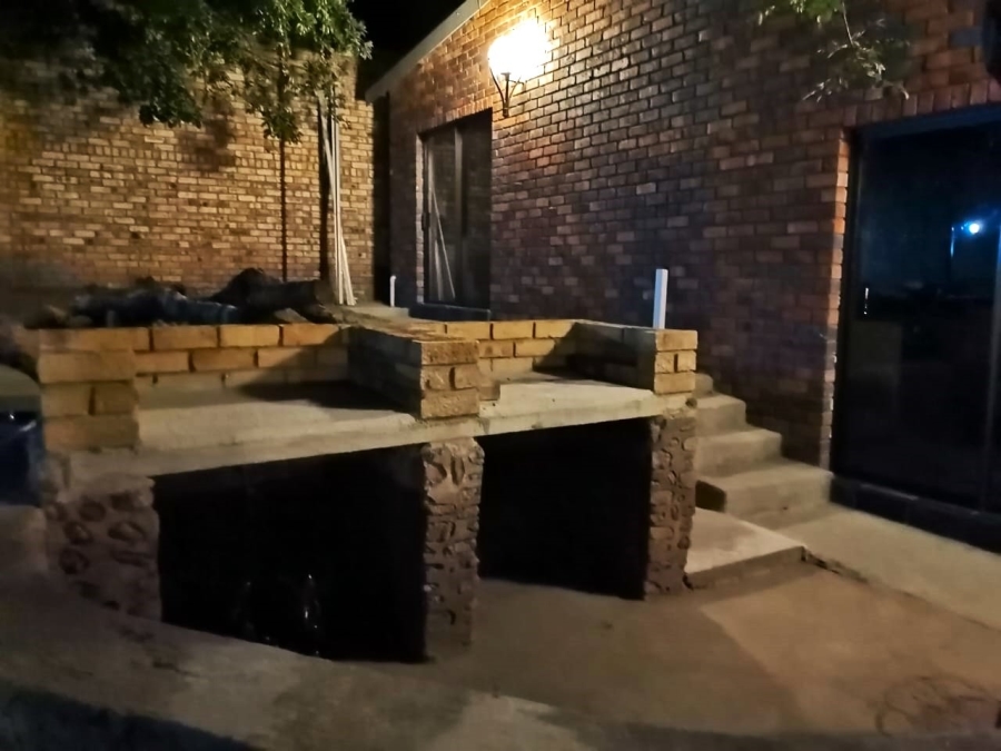 To Let 1 Bedroom Property for Rent in Safari Gardens North West